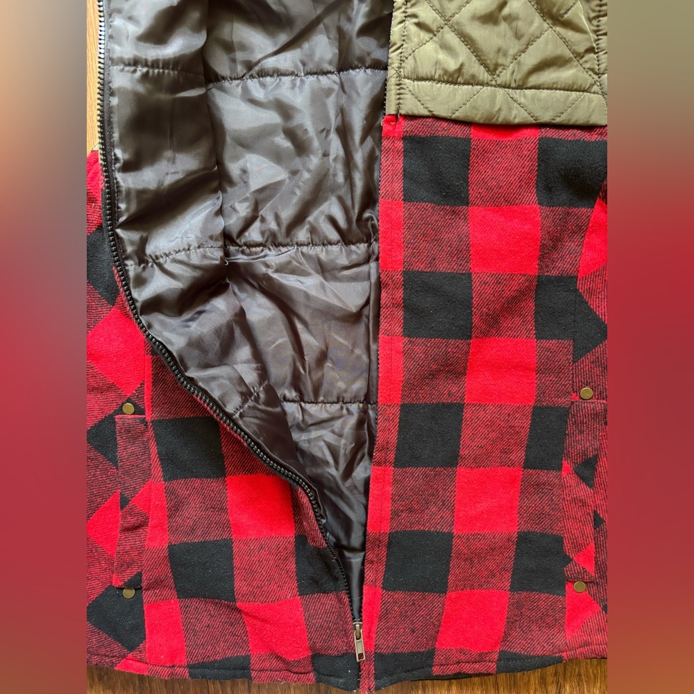 Maurice’s red buffalo plaid puffer zip up vest women’s large 12 14 - Picture 5 of 7